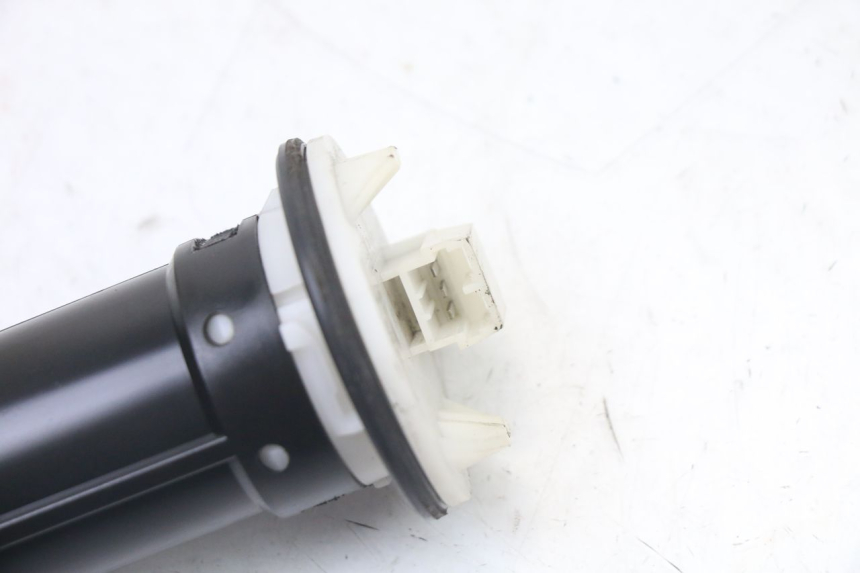 photo de BRANDSTOFNIVEAUMETER TANK PIAGGIO VESPA LX IE 125 (2010 - 2012) - Zoom op gebruiksstaat