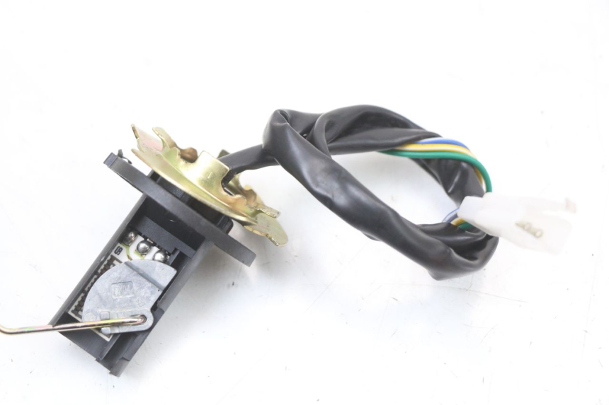 photo de BRANDSTOFNIVEAUMETER TANK JM MOTORS SANTANA 50 (2014 - 2023) - Technische close-up