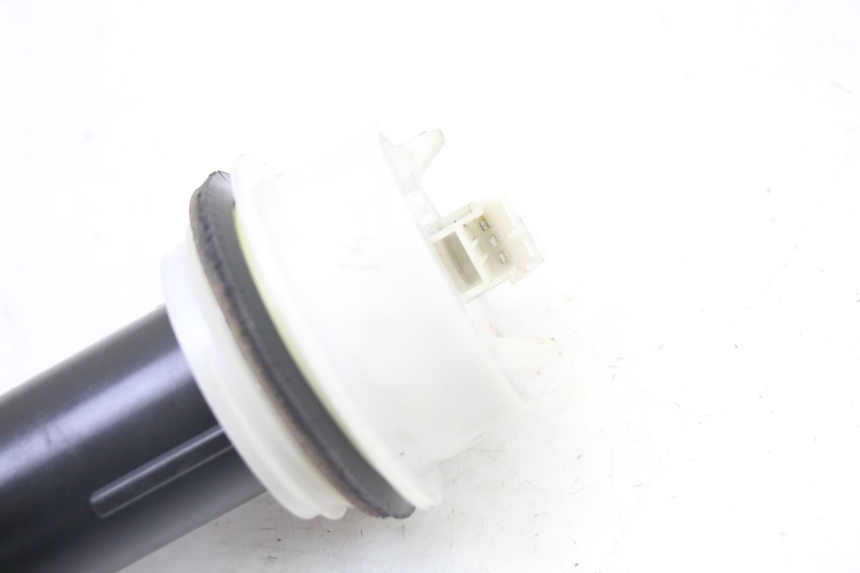 photo de BRANDSTOFNIVEAUMETER TANK PEUGEOT SATELIS 250 (2006 - 2012) - Detail van het onderdeel