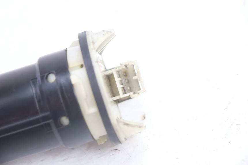photo de BRANDSTOFNIVEAUMETER TANK PEUGEOT SATELIS 125 (2006 - 2009) - Detail van het onderdeel