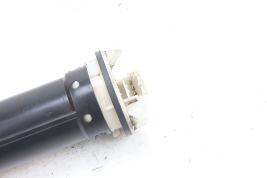 photo de BRANDSTOFNIVEAUMETER TANK PEUGEOT SATELIS 125 (2006 - 2009) - Detail van het onderdeel