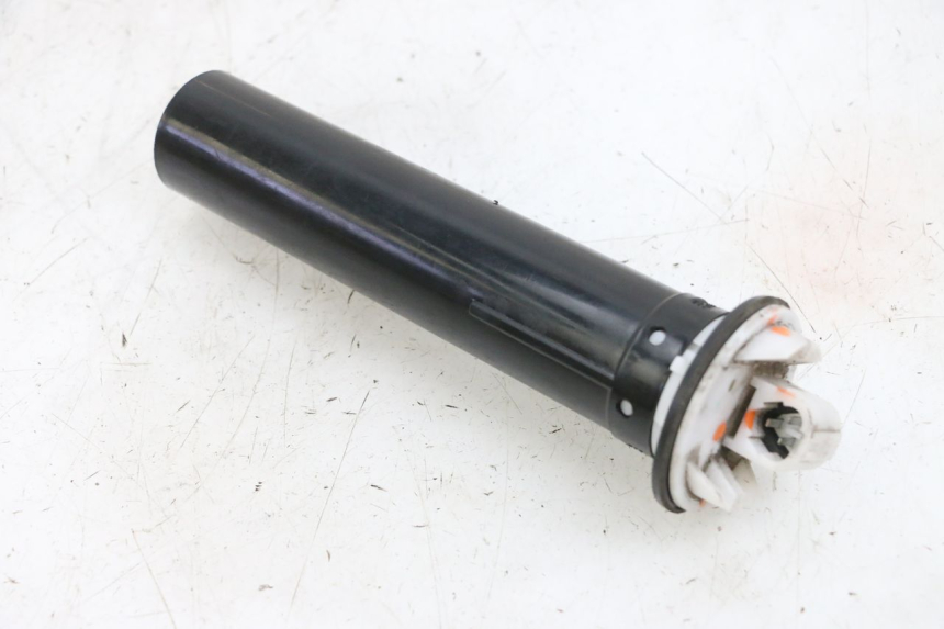 photo de BRANDSTOFNIVEAUMETER TANK PEUGEOT SPEEDFIGHT 4 4T EFI 50 (2021 - 2025) - Zoom op gebruiksstaat