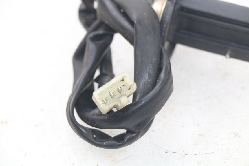 photo de BRANDSTOFNIVEAUMETER TANK FYM STRADA 50 (2007 - 2014) - Andere kijkhoek