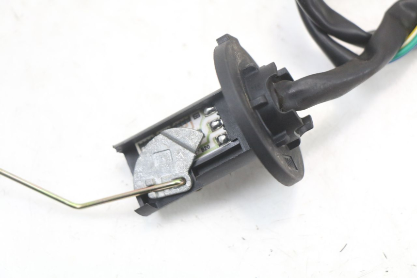 photo de BRANDSTOFNIVEAUMETER TANK VASTRO STREET X 4T 50 (2016 - 2021) - Detail van het onderdeel