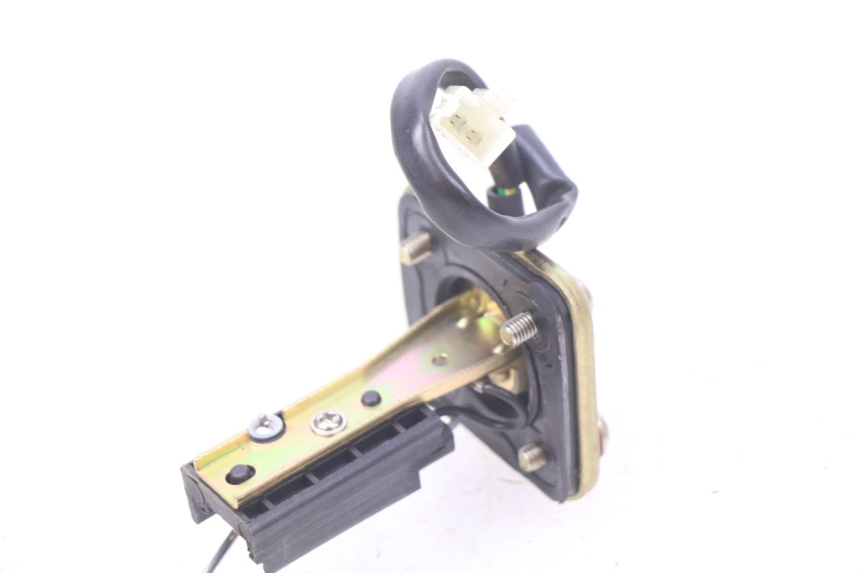 photo de BRANDSTOFNIVEAUMETER TANK PEUGEOT TWEET ACTIVE 4T 50 (2018 - 2022) - Andere kijkhoek