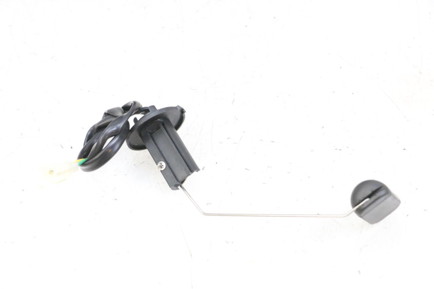 photo de BRANDSTOFNIVEAUMETER TANK PEUGEOT TWEET PRO EFI 4T 50 (2021 - 2022) - Zoom op gebruiksstaat