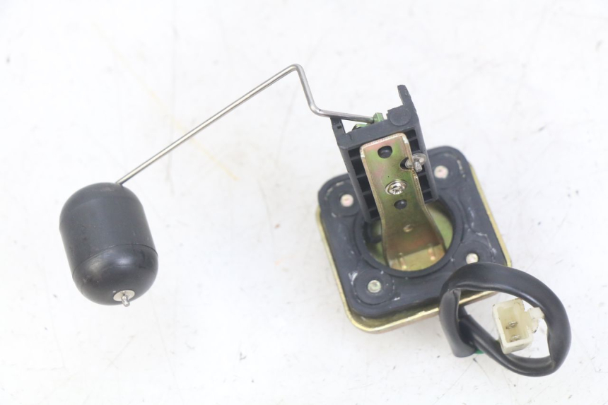 photo de BRANDSTOFNIVEAUMETER TANK PEUGEOT TWEET 125 (2018 - 2021) - Zoom op gebruiksstaat