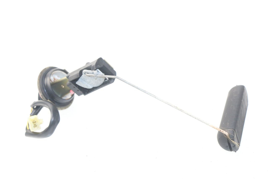 photo de BRANDSTOFNIVEAUMETER TANK SUZUKI UC EPICURO 125 (1999 - 2003) - Detail van het onderdeel