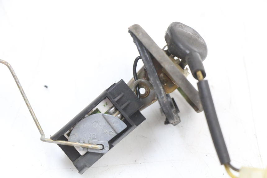 photo de BRANDSTOFNIVEAUMETER TANK PEUGEOT VIVACITY NEW 4T 50 (2008 - 2017) - Technische close-up