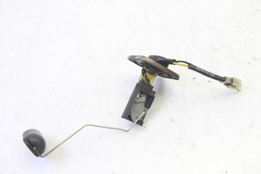 photo de BRANDSTOFNIVEAUMETER TANK PEUGEOT VIVACITY NEW 4T 50 (2008 - 2017) - Zoom op gebruiksstaat