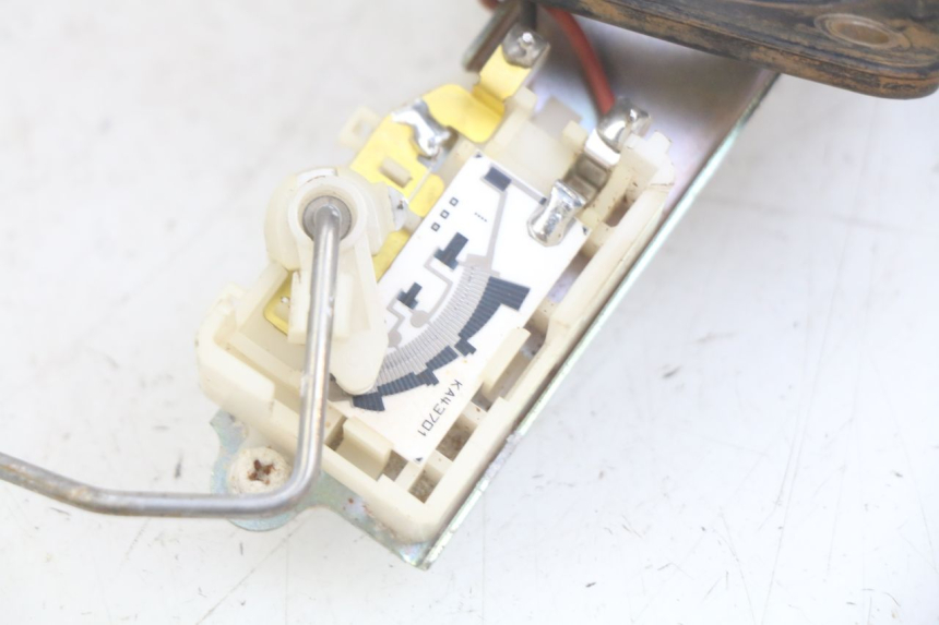 photo de BRANDSTOFNIVEAUMETER TANK KAWASAKI Z 750 (2007 - 2013) - Staat van het oppervlak