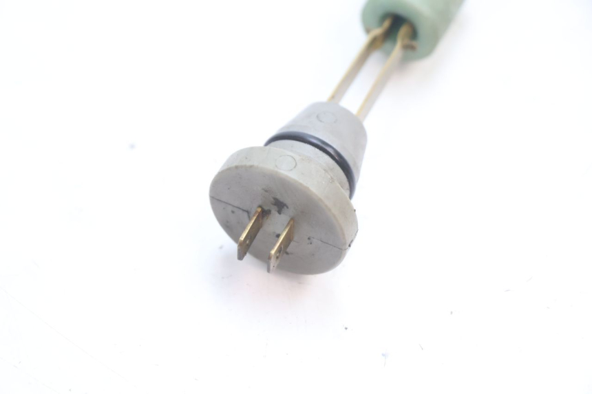 photo de OLIETANKMETER MBK BOOSTER SPIRIT 50 (1996 - 1999) - Zoom op gebruiksstaat