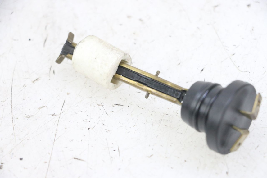 photo de OLIEPEILSTOK TANK MBK BOOSTER SPIRIT NAKED 50 (2004 - 2017) - Zoom op gebruiksstaat