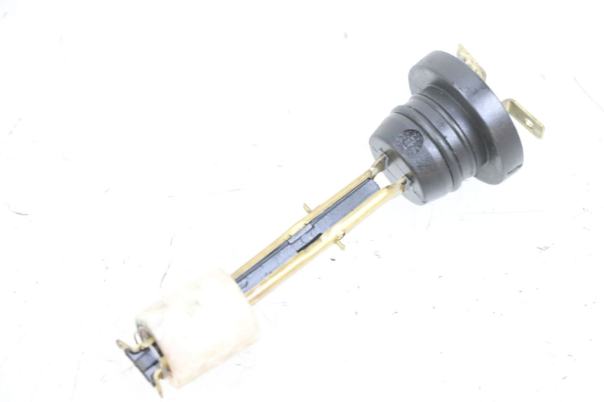 photo de OLIEPEILSTOK TANK YAMAHA BW'S EASY 50 (2013 - 2016) - Zoom op gebruiksstaat