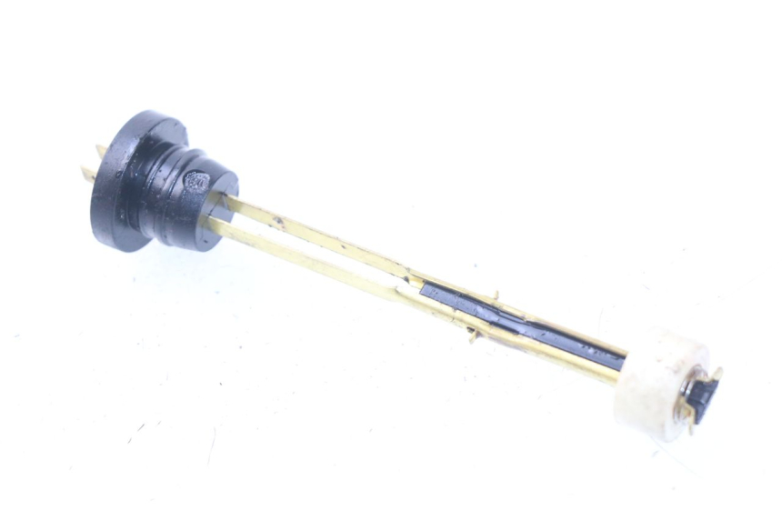 photo de OLIEPEILSTOK TANK PEUGEOT ELYSTAR 50 (2002 - 2014) - Zoom op gebruiksstaat