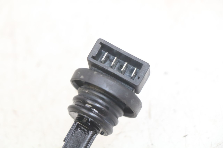 photo de OLIEPEILSTOK TANK PIAGGIO FLY 2T 50 (2004 - 2017) - Zoom op gebruiksstaat