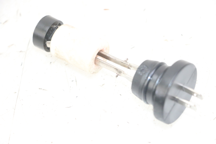 photo de OLIEPEILSTOK TANK PEUGEOT JET FORCE CARBU 50 (2003 - 2016) - Hoofdaanzicht