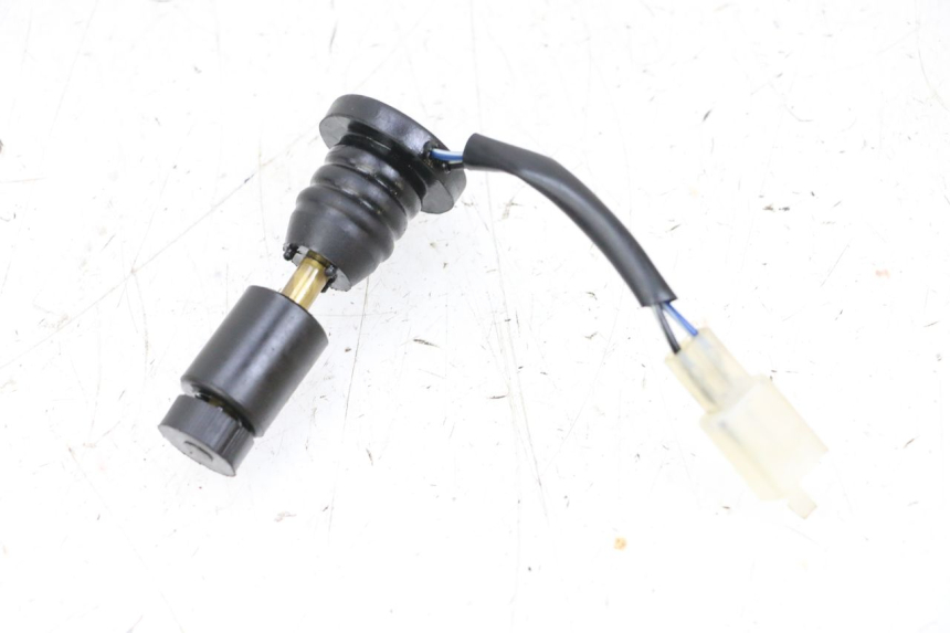 photo de OLIEPEILSTOK TANK PEUGEOT KISBEE 2T 50 (2010 - 2017) - Hoofdaanzicht