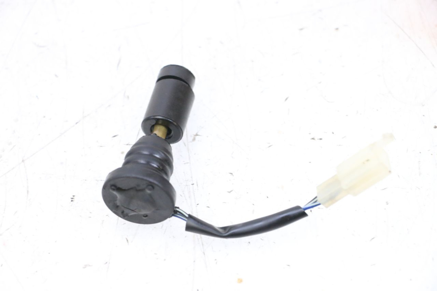 photo de OLIEPEILSTOK TANK PEUGEOT KISBEE 2T 50 (2010 - 2017) - Andere kijkhoek