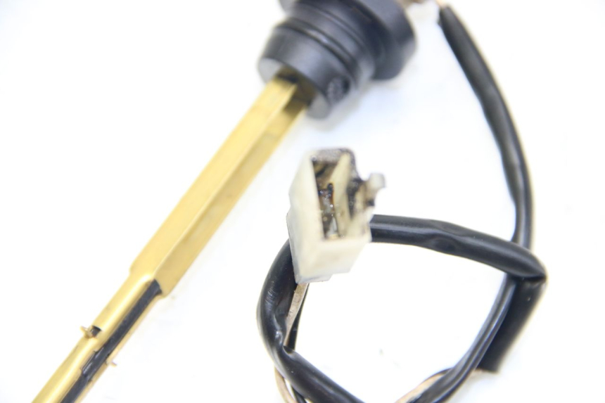 photo de OLIEPEILSTOK TANK PEUGEOT LUDIX 50 (2008 - 2017) - Detail van het onderdeel