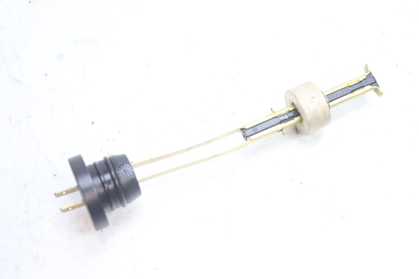 photo de OLIEPEILSTOK TANK PEUGEOT LUDIX SNAKE 2T 50 (2004 - 2014) - Hoofdaanzicht