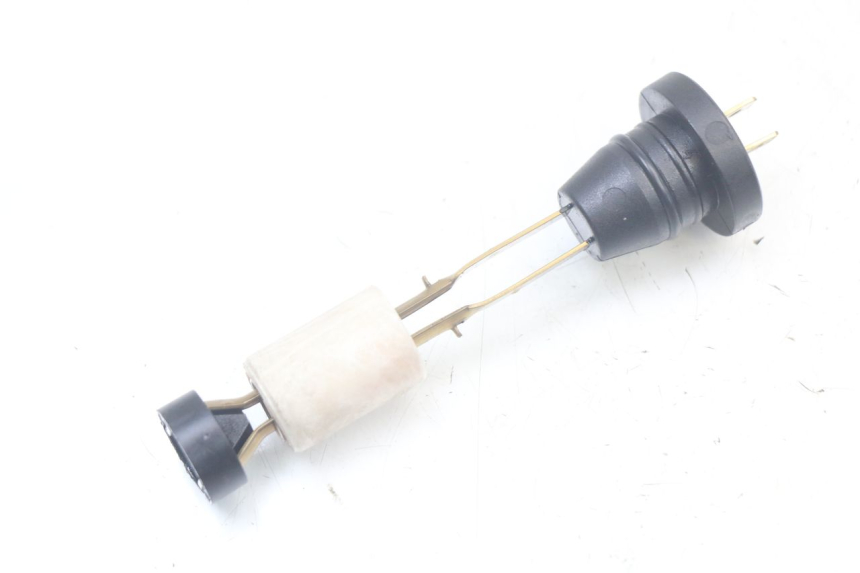 photo de OLIEPEILSTOK TANK MBK MACH G AC 50 (2002 - 2014) - Detail van het onderdeel