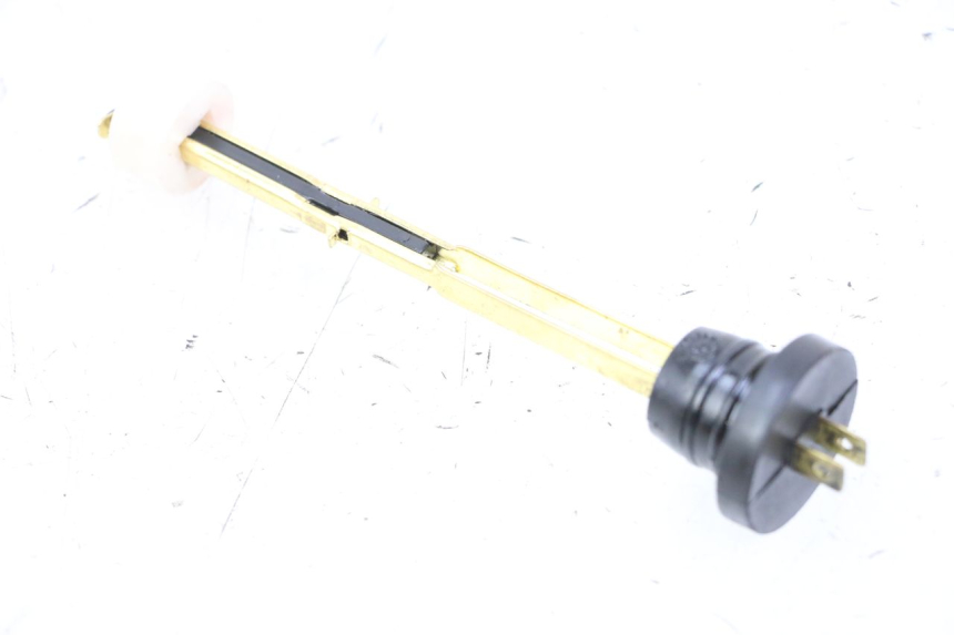 photo de OLIEPEILSTOK TANK PEUGEOT TKR TREKKER FURIOUS 50 (2005 - 2014) - Hoofdaanzicht