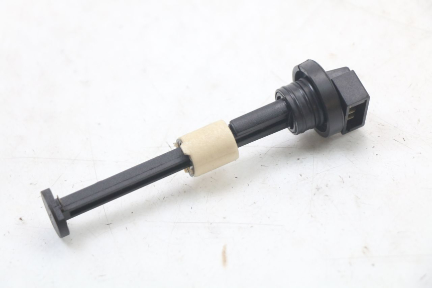 photo de OLIEPEILSTOK TANK GILERA RUNNER LC 50 (1997 - 1998) - Zoom op gebruiksstaat