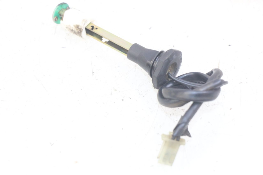 photo de OLIEPEILSTOK TANK SUZUKI SMX SUPERMOTARD 50 (1996 - 2001) - Zoom op gebruiksstaat