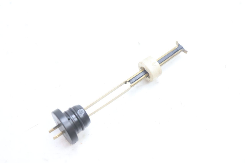 photo de OLIEPEILSTOK TANK PEUGEOT SPEEDFIGHT 2 AC 50 (2000 - 2009) - Hoofdaanzicht