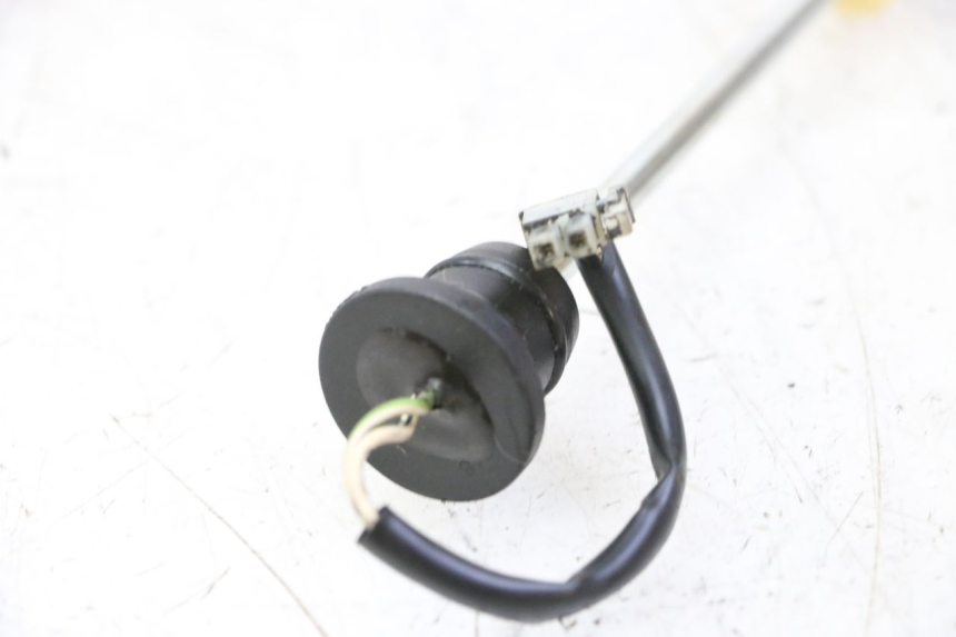 photo de OLIEPEILSTOK TANK APRILIA SR R 2T LC 50 (2018 - 2021) - Andere kijkhoek