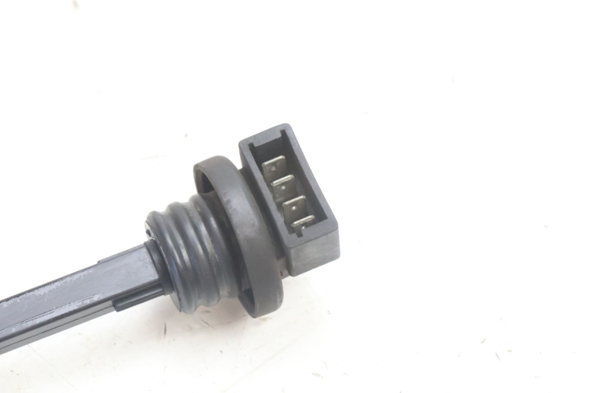 photo de OLIEPEILSTOK TANK PIAGGIO VESPA S 2T 50 (2007 - 2014) - Detail van het onderdeel