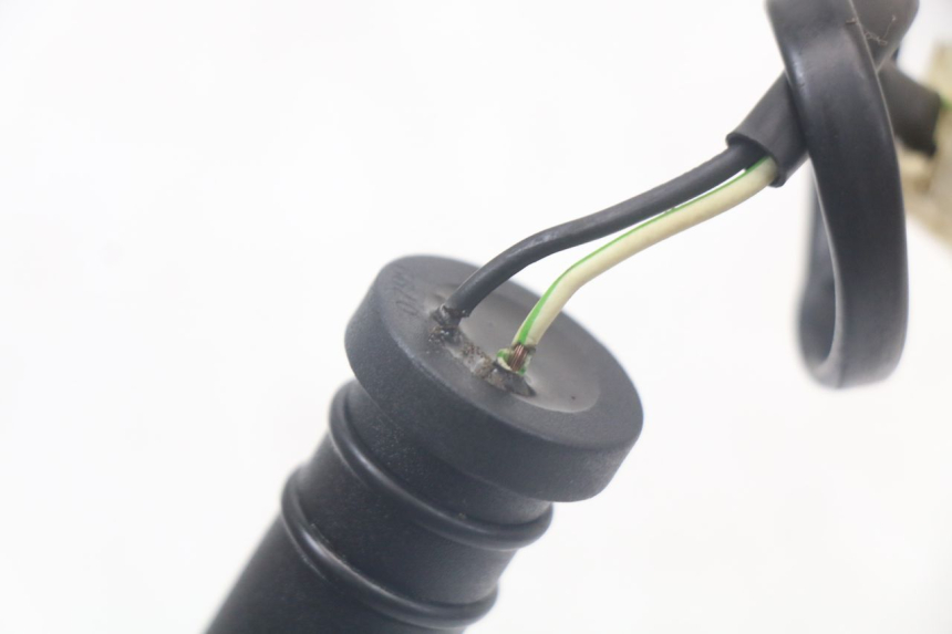 photo de OLIEPEILMETER TANK PEUGEOT XP6 50 (1997 - 2003) - Andere kijkhoek