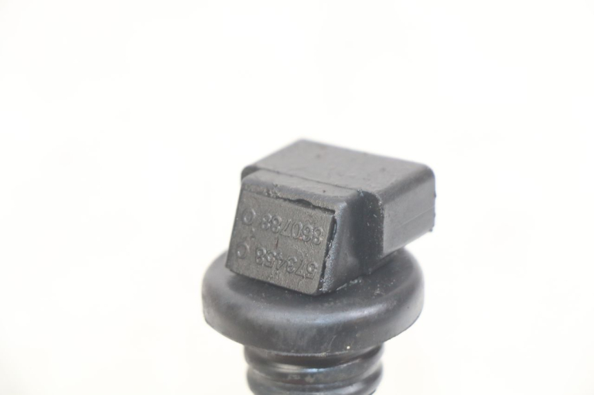 photo de OLIEPEILSTOK TANK PIAGGIO ZIP 2T 50 (2009 - 2019) - Detail van het onderdeel