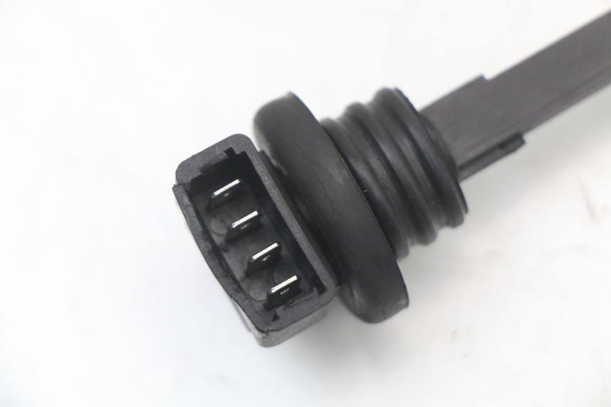 photo de OLIEPEILSTOK TANK PIAGGIO ZIP 2T 50 (2009 - 2019) - Detail van het onderdeel