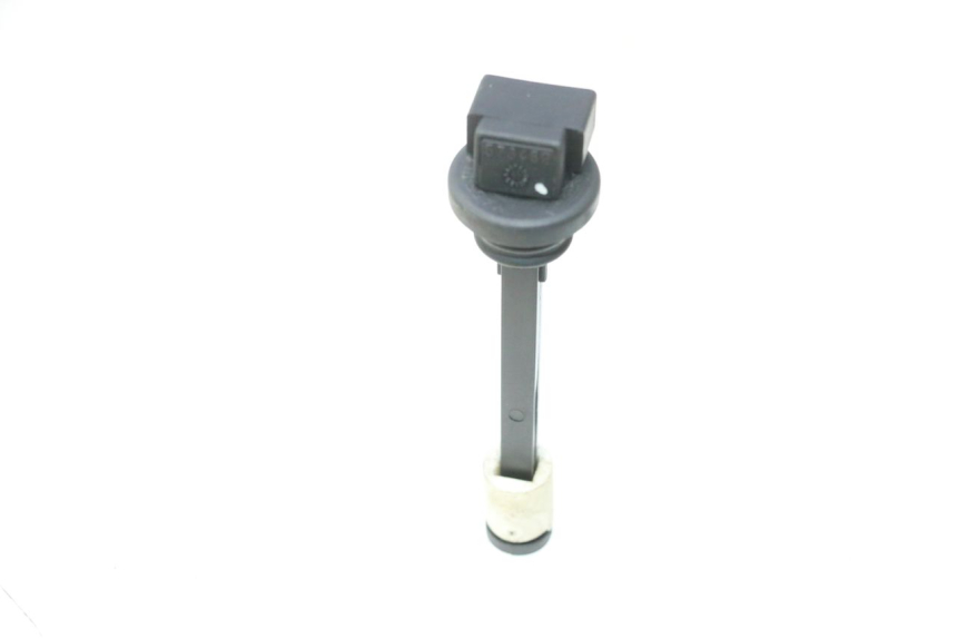photo de OLIEPEILSTOK TANK PIAGGIO ZIP 2T 50 (2009 - 2019) - Andere kijkhoek