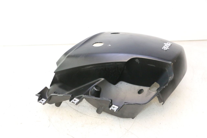 photo de ACHTERKAP VERBINDING APRILIA ATLANTIC S 125 (2010 - 2013) - Andere kijkhoek