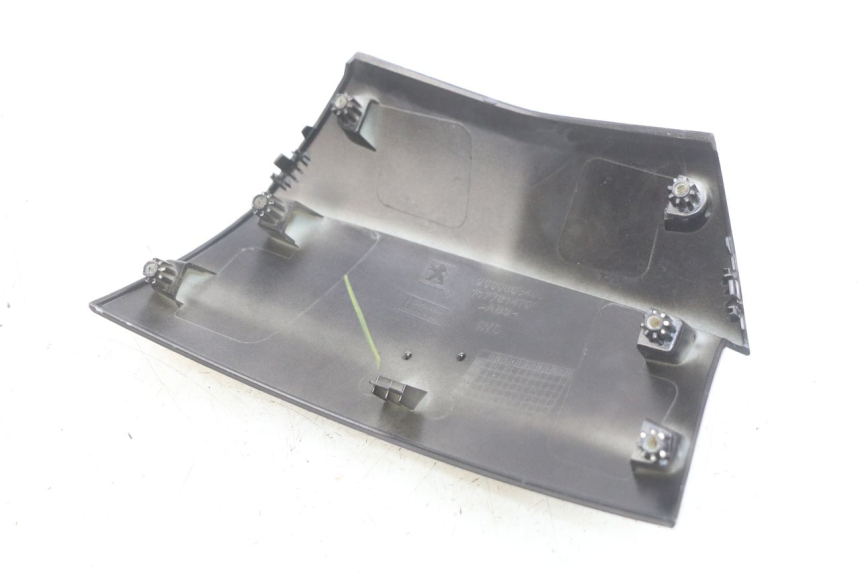 photo de ACHTERKAP VERBINDING PEUGEOT CITYSTAR 125 (2011 - 2017) - Detail van het onderdeel