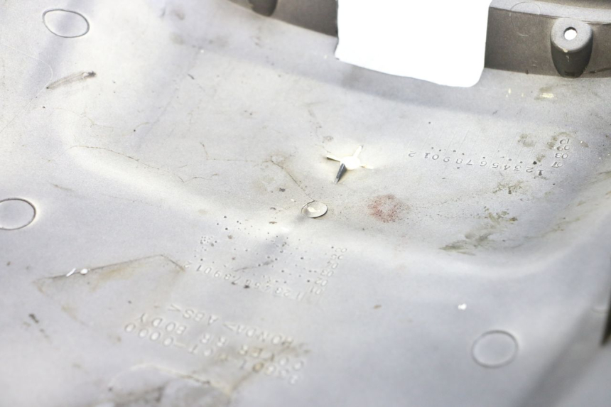 photo de ACHTERKAP VERBINDING HONDA FJS SILVER WING SILVERWING 400 (2005 - 2008) - Technische close-up