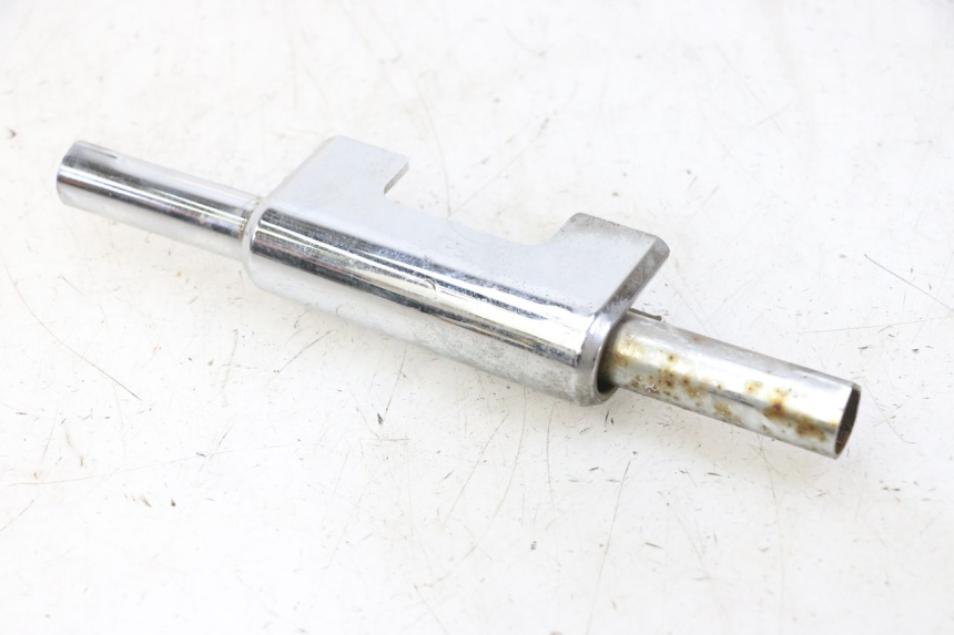 photo de Achterste onderste kuipverbinding HYOSUNG GV AQUILA 125 (2000 - 2009) - Detail van het onderdeel