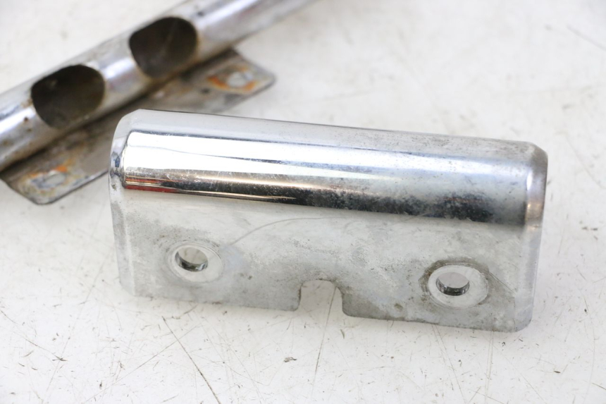 photo de Achterste onderste kuipverbinding HYOSUNG GV AQUILA 125 (2000 - 2009) - Zoom op gebruiksstaat