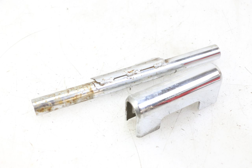 photo de Achterste onderste kuipverbinding HYOSUNG GV AQUILA 125 (2000 - 2009) - Bevestigingspunten