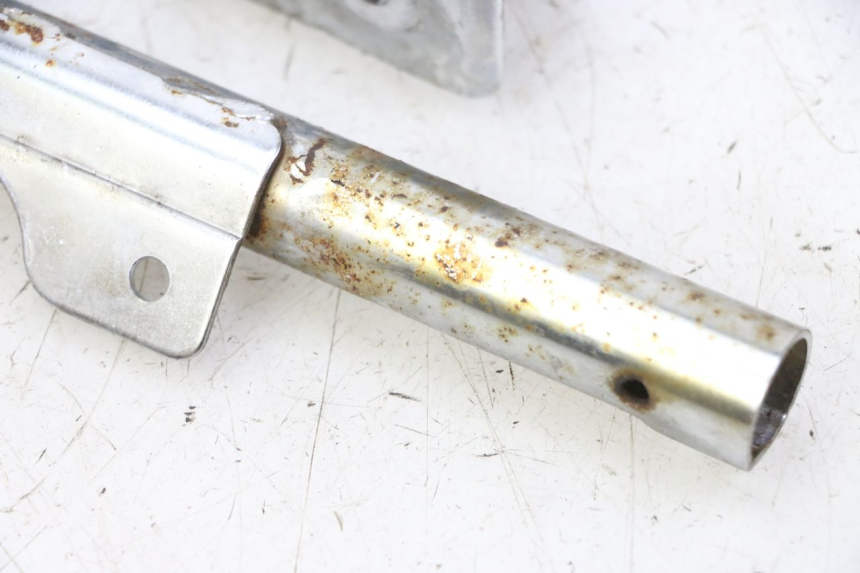 photo de Achterste onderste kuipverbinding HYOSUNG GV AQUILA 125 (2000 - 2009) - Staat van het oppervlak