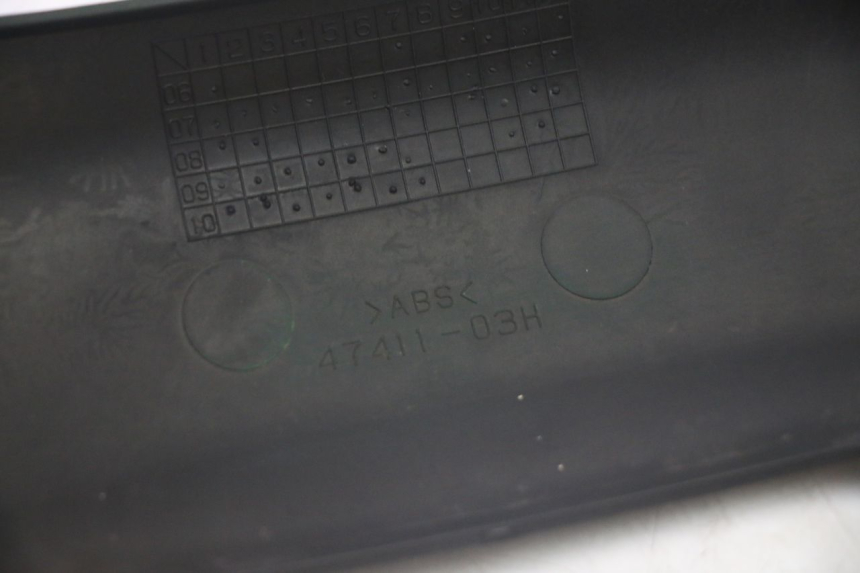 photo de Achterste onderste kuipverbinding SUZUKI BURGMAN 125 (2007 - 2014) - Zoom op componenten