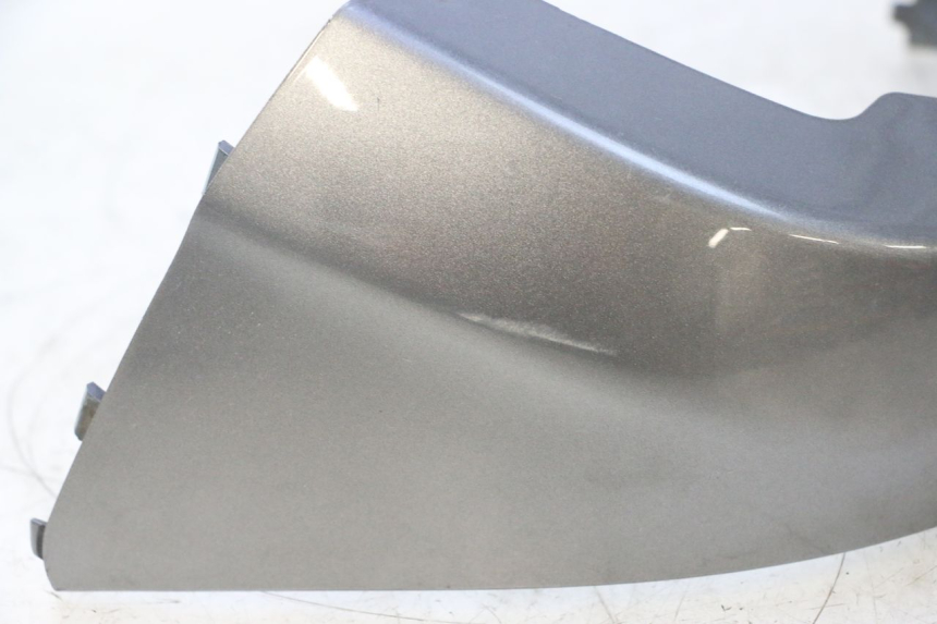 photo de Achterste onderste kuipverbinding SUZUKI BURGMAN 125 (2007 - 2014) - Kenmerkende details