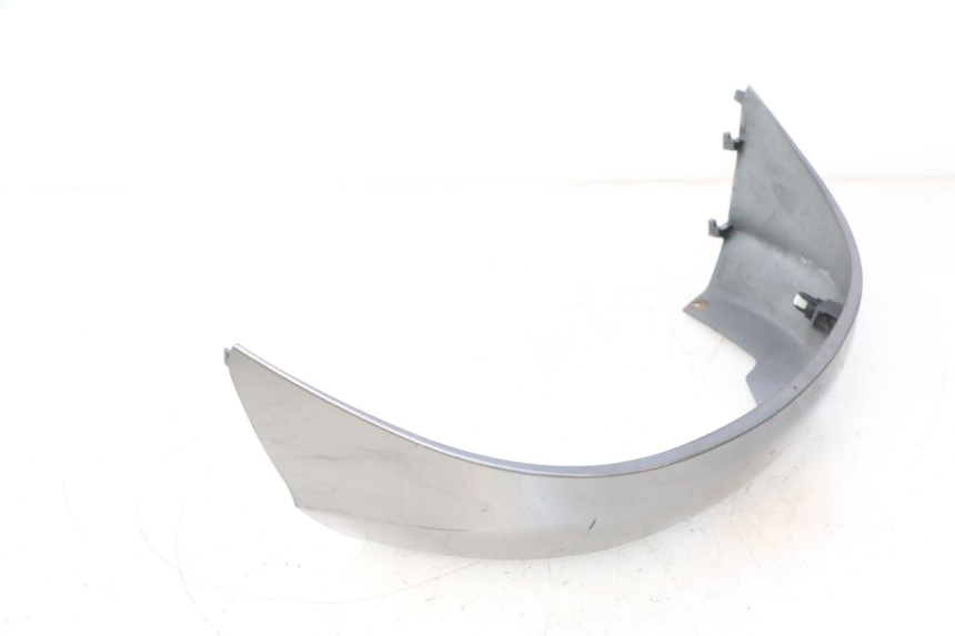 photo de Achterste onderste kuipverbinding SUZUKI BURGMAN 125 (2007 - 2014) - Technische close-up