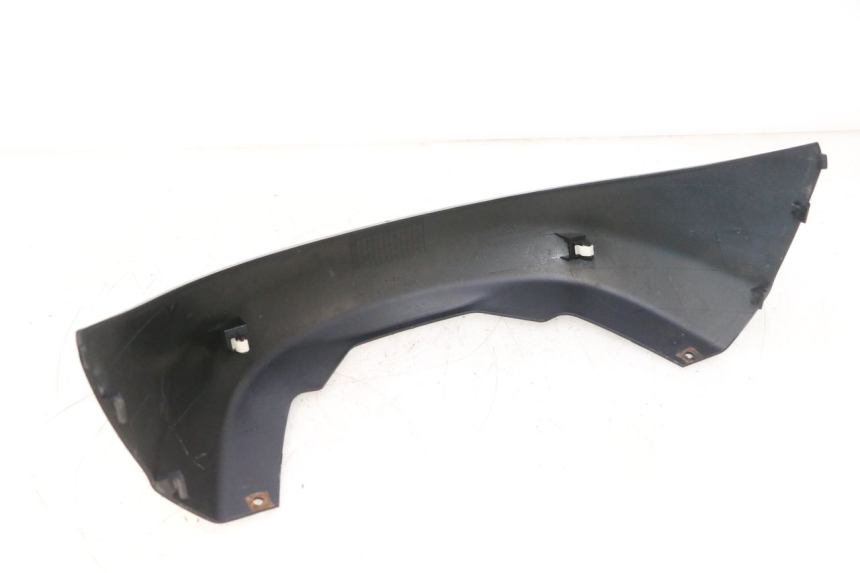 photo de Achterste onderste kuipverbinding SUZUKI BURGMAN 125 (2007 - 2014) - Detail van het onderdeel