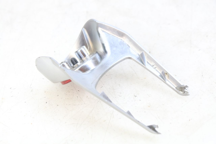 photo de Achterste onderste kuipverbinding PEUGEOT DJANGO 4T 50 (2014 - 2019) - Detail van het onderdeel