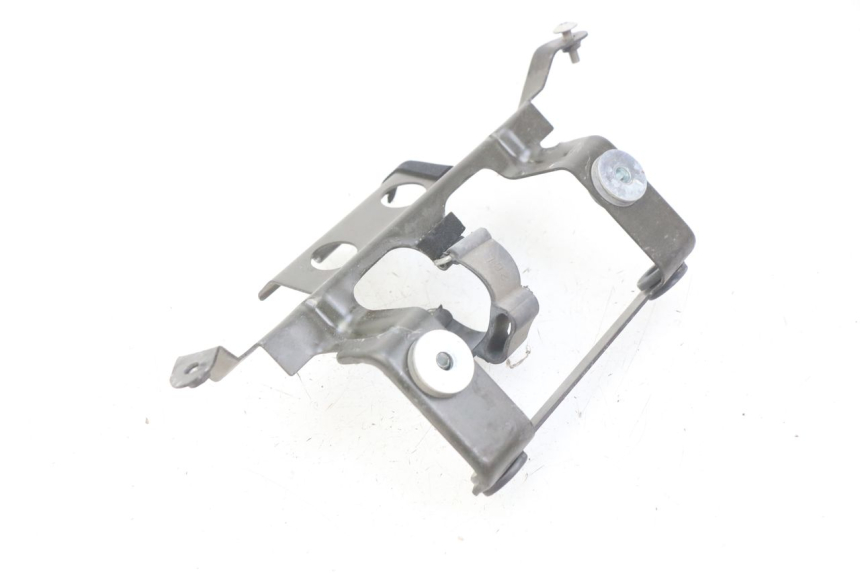 photo de Achterste onderste kuipverbinding YAMAHA FZS FAZER 600 (1998 - 2001) - Detail van het onderdeel