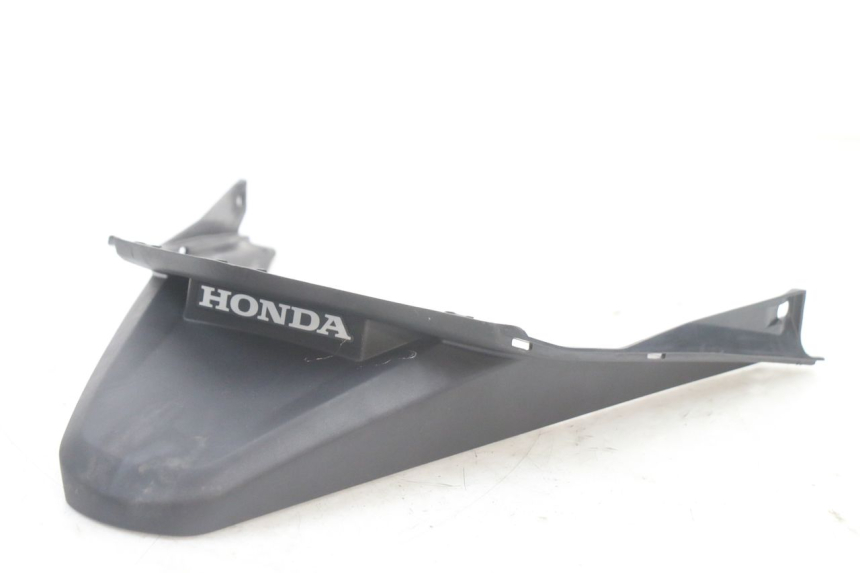 photo de ONDERSTE ACHTERKAP VERBINDING HONDA PCX (JF57/JF64) 125 (2014 - 2018) - Detail van het onderdeel